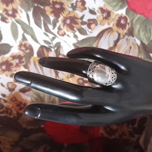 PZ Israel .925 Sterling Silver Hammered Scroll Pattern Statement Ring Size 7 - Picture 3 of 6